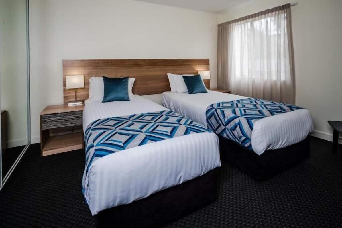 Bureau, fer et planche Ă repasser, lit parapluie, Wi-Fi gratuit