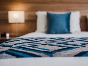 Studio Apartment | Desk, iron/ironing board, travel crib, free WiFi