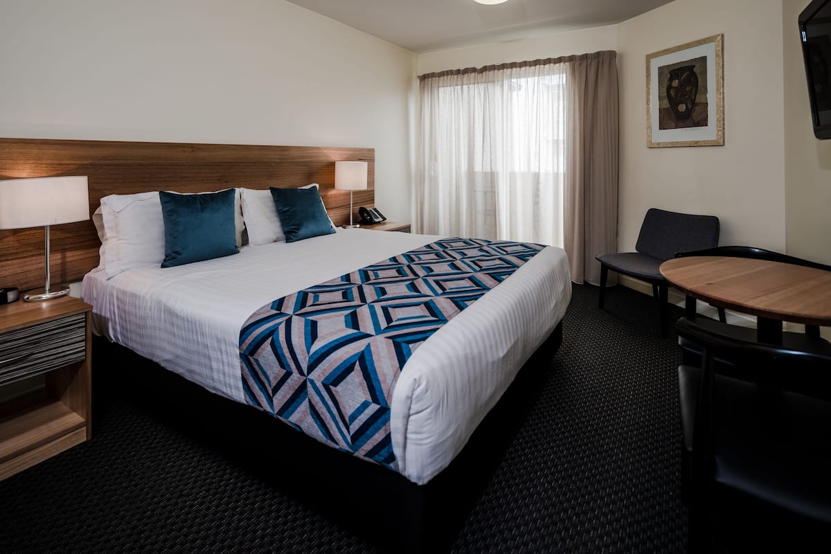 1 Schlafzimmer, Minibar, Schreibtisch, Bügeleisen/Bügelbrett