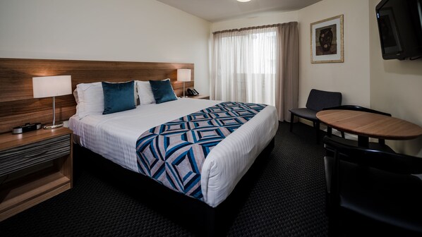 1 bedroom, minibar, desk, iron/ironing board