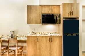 Efficiency, Room, 1 Queen Bed, Non Smoking | Desk, blackout curtains, iron/ironing board, free cots/infant beds