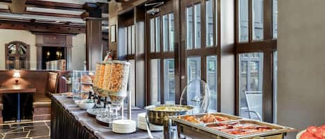 Café da manhã continental grátis todos os dias