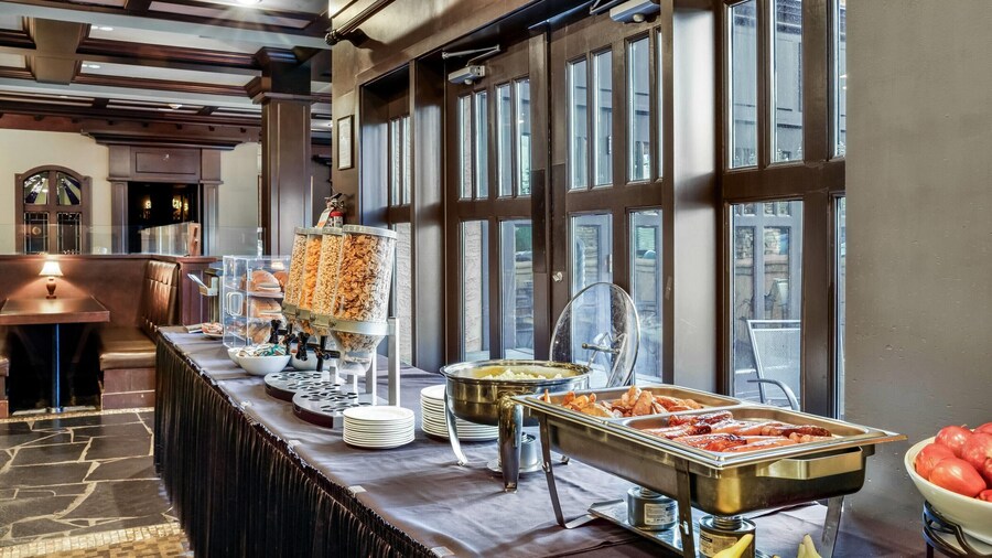 Days Inn & Suites by Wyndham West Edmonton