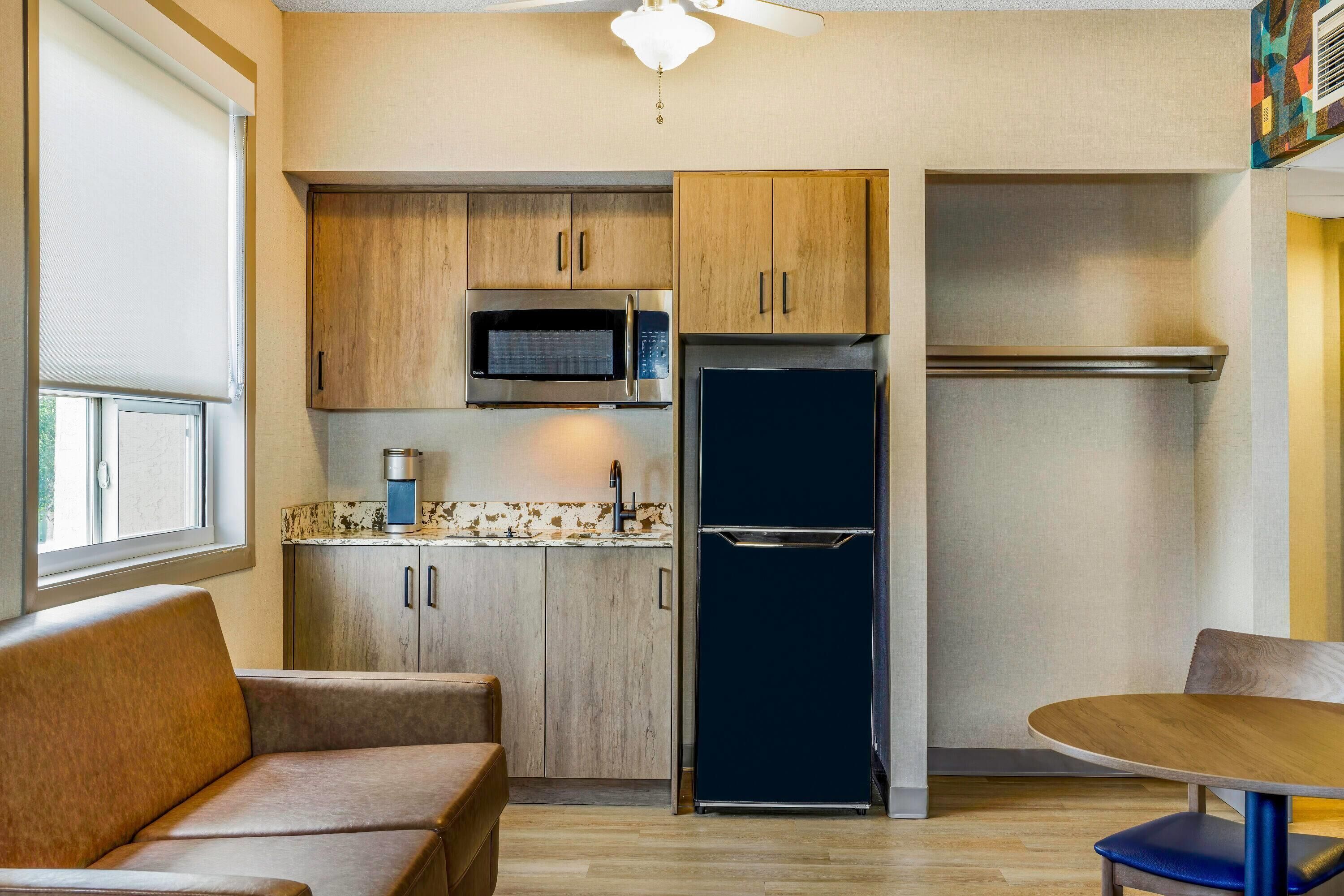 Photo - Days Inn & Suites by Wyndham West Edmonton