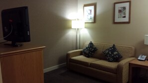 Efficiency, Room, 1 Queen Bed, Non Smoking | Living area | 37-inch TV with cable channels, pay movies