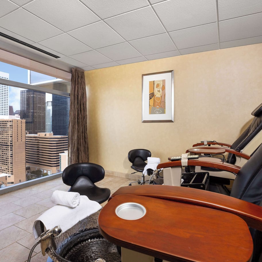 Sauna, hot tub, steam room, body treatments, hot stone massages