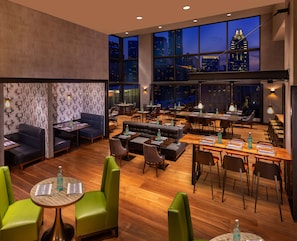 2 restaurants, breakfast, lunch, dinner served; American cuisine