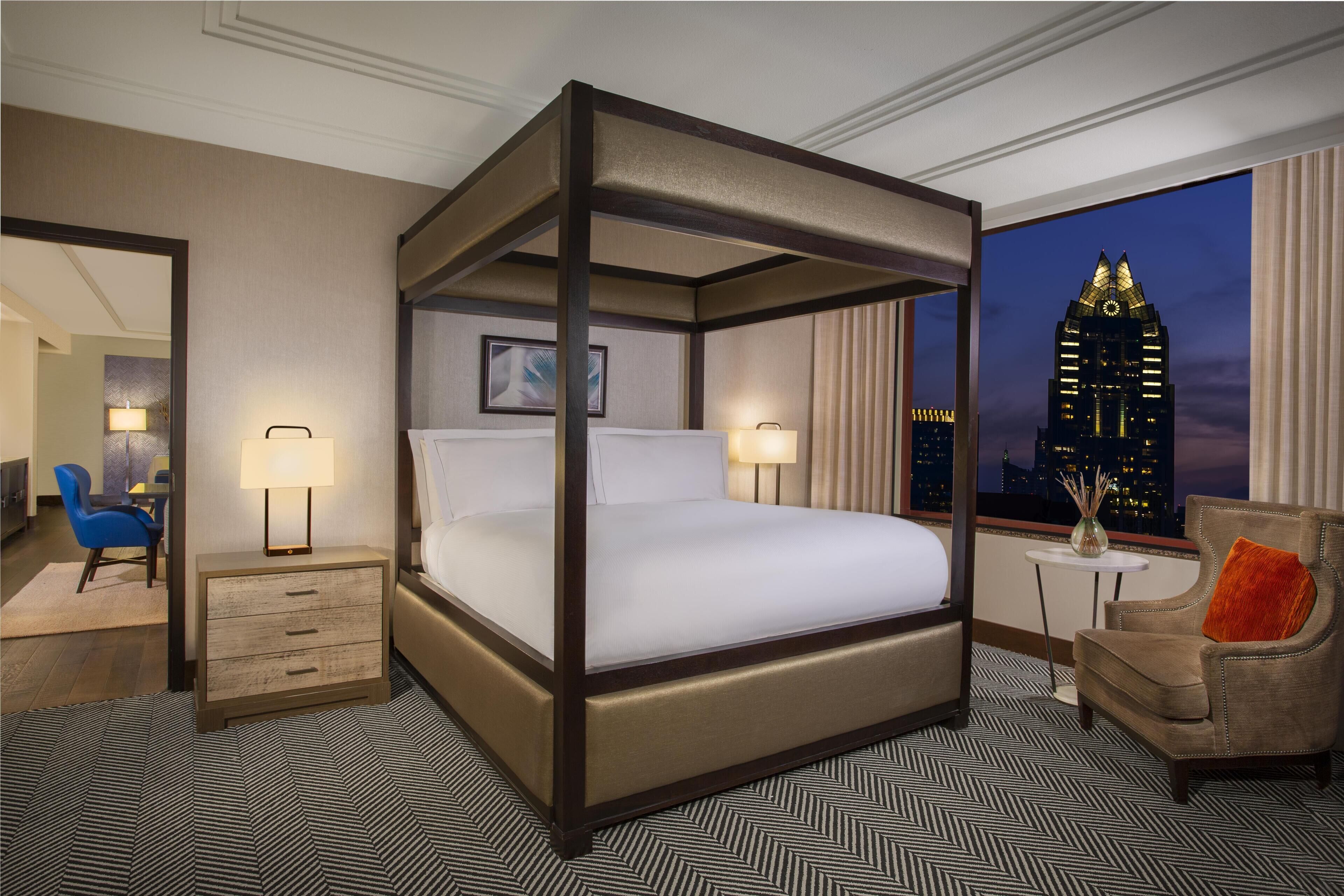 Presidential Room, 1 King Bed, City View