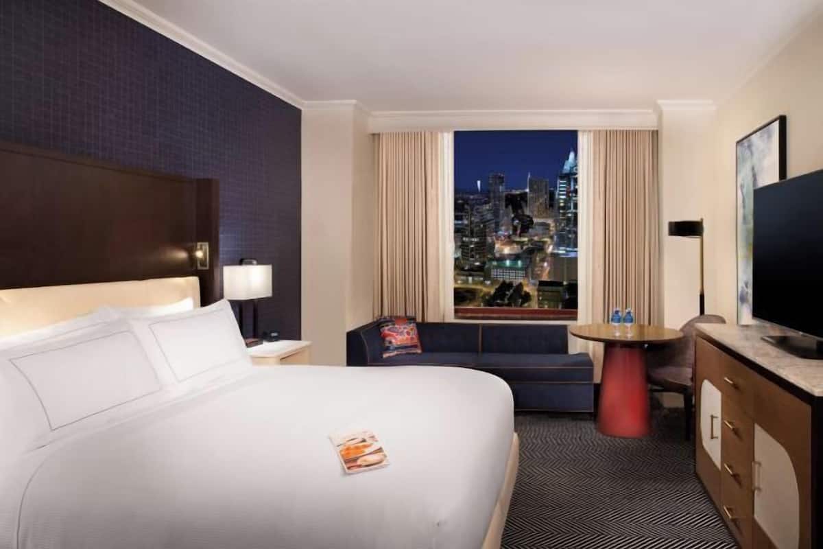 1 bedroom, premium bedding, pillow-top beds, in-room safe