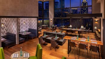 2 Restaurants; Frühstück, Mittagessen und Abendessen werden serviert