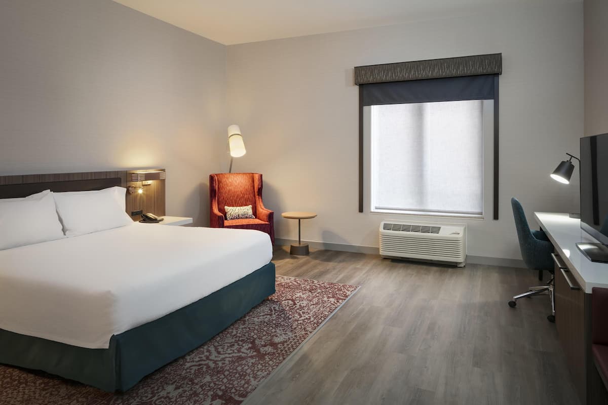 1 bedroom, hypo-allergenic bedding, minibar, in-room safe