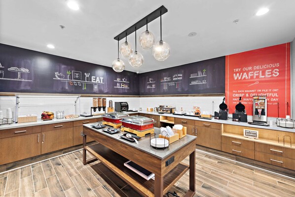 Free daily continental breakfast - Hampton Inn by Hilton Calexico (Calexico)