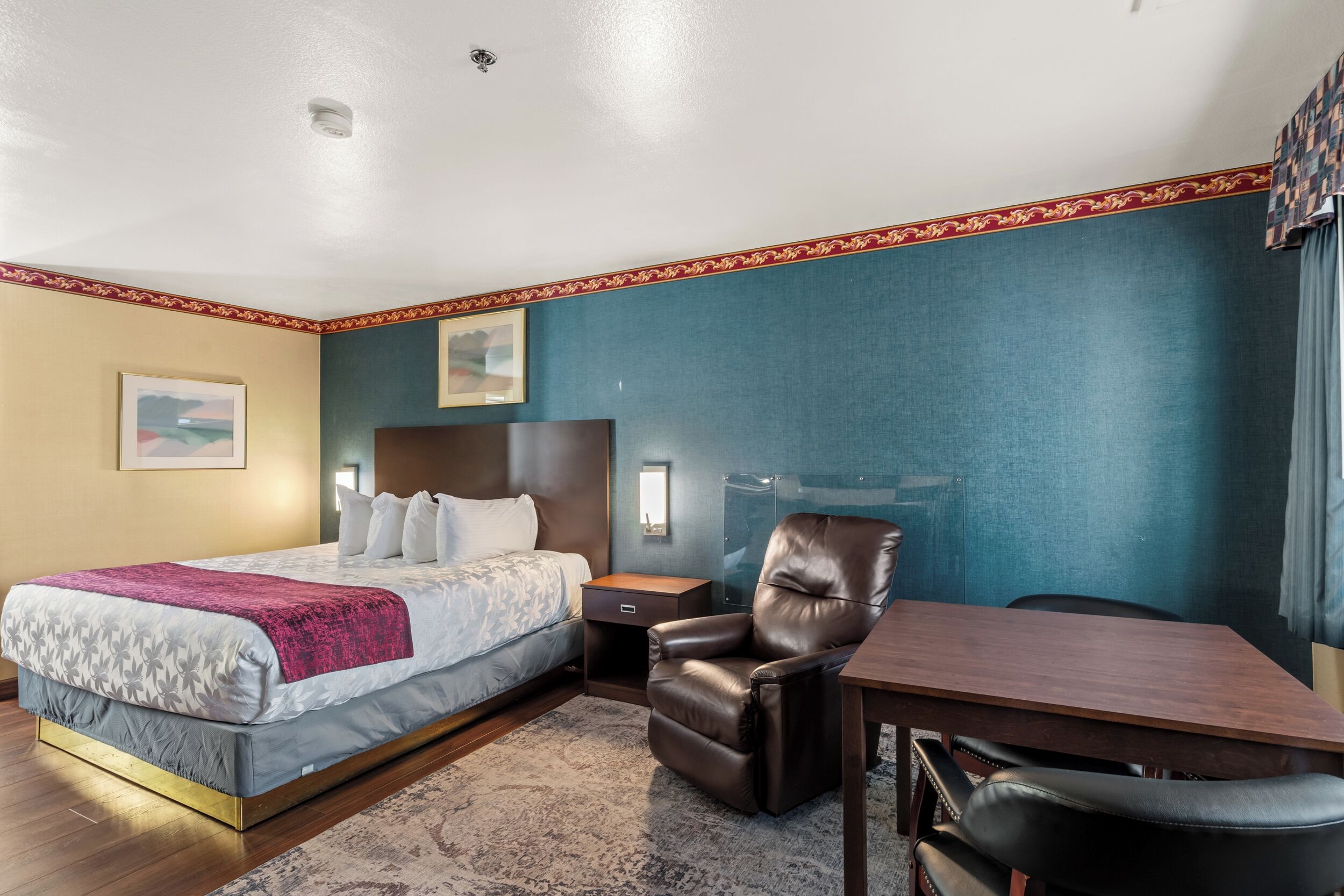 Room, 1 King Bed, Non Smoking | Desk, iron/ironing board, free WiFi, bed sheets
