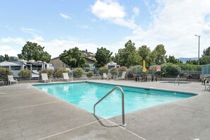 Pool - Americas Best Value Inn Phoenix Medford (Phoenix)