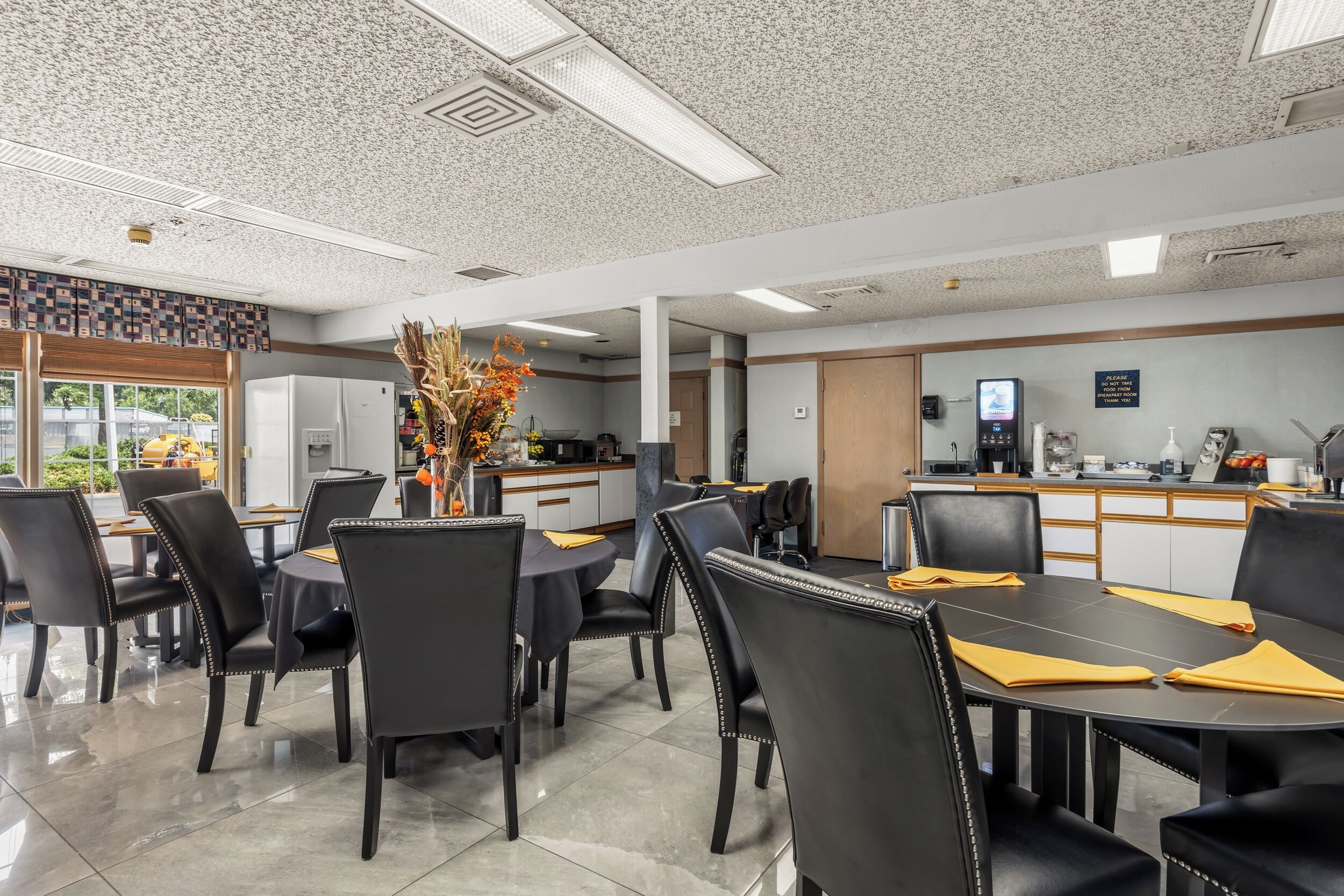 Breakfast area