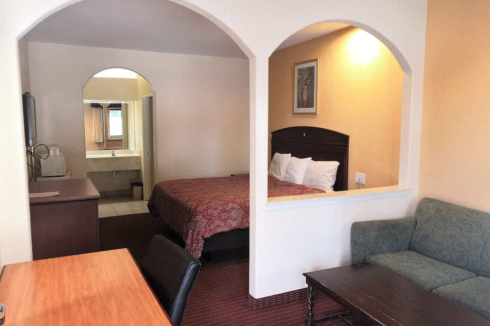 Scottish Inn & Suites