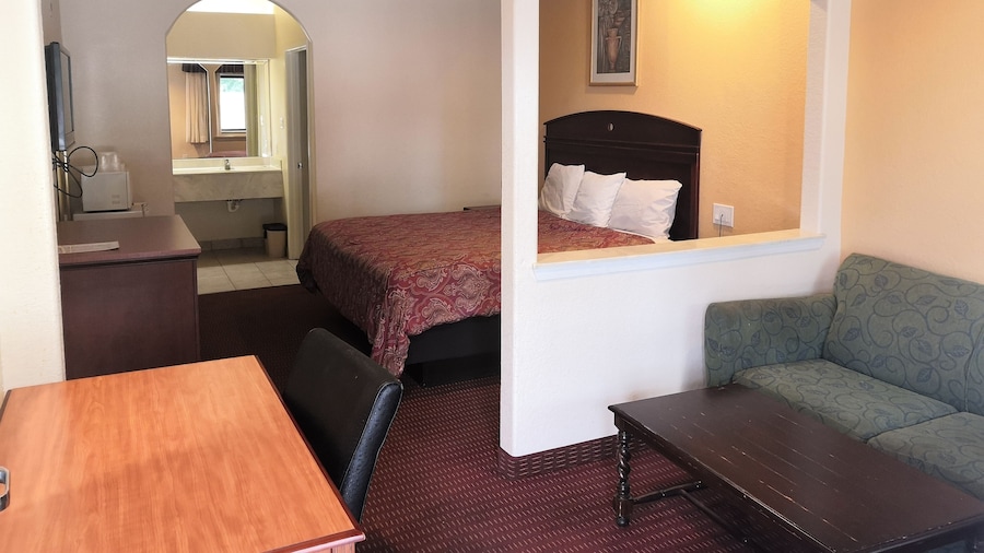 Scottish Inn & Suites