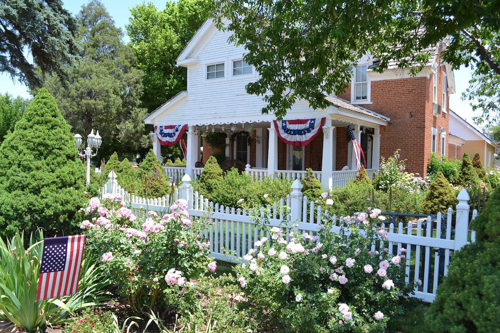 Heritage Inn