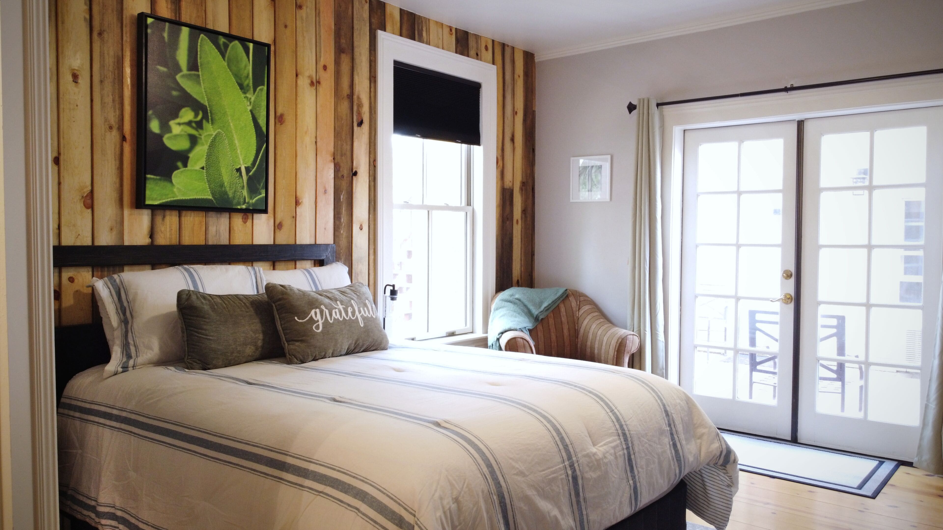 Suite 5 Sage Suite | Premium bedding, individually decorated, individually furnished