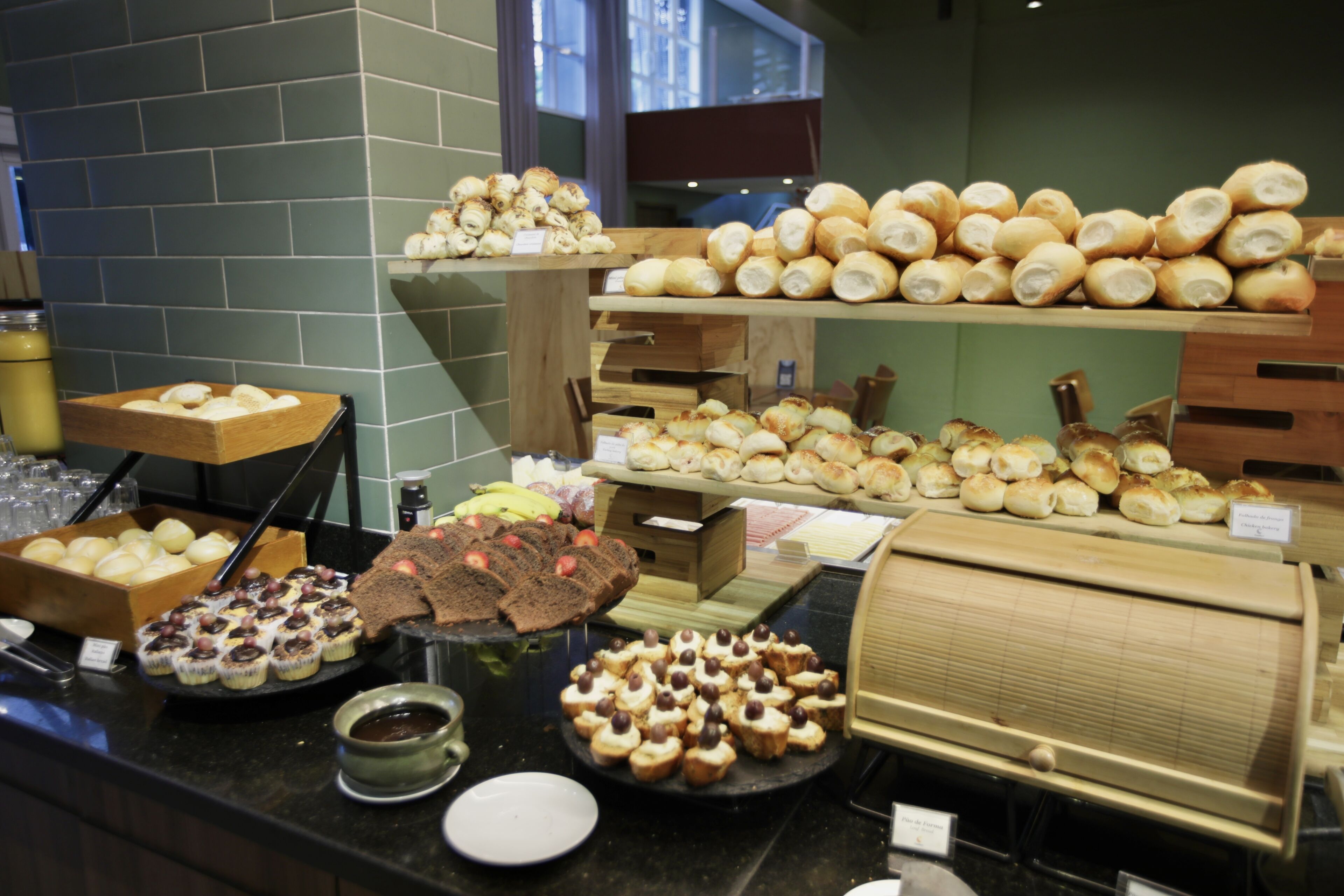 daily buffet breakfast (brl 48.00 per person)