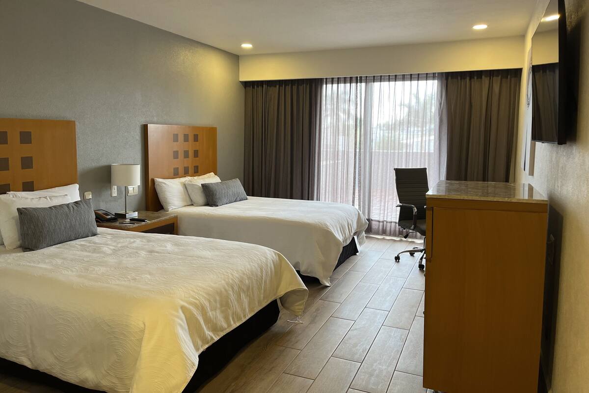 Premium bedding, in-room safe, desk, blackout curtains