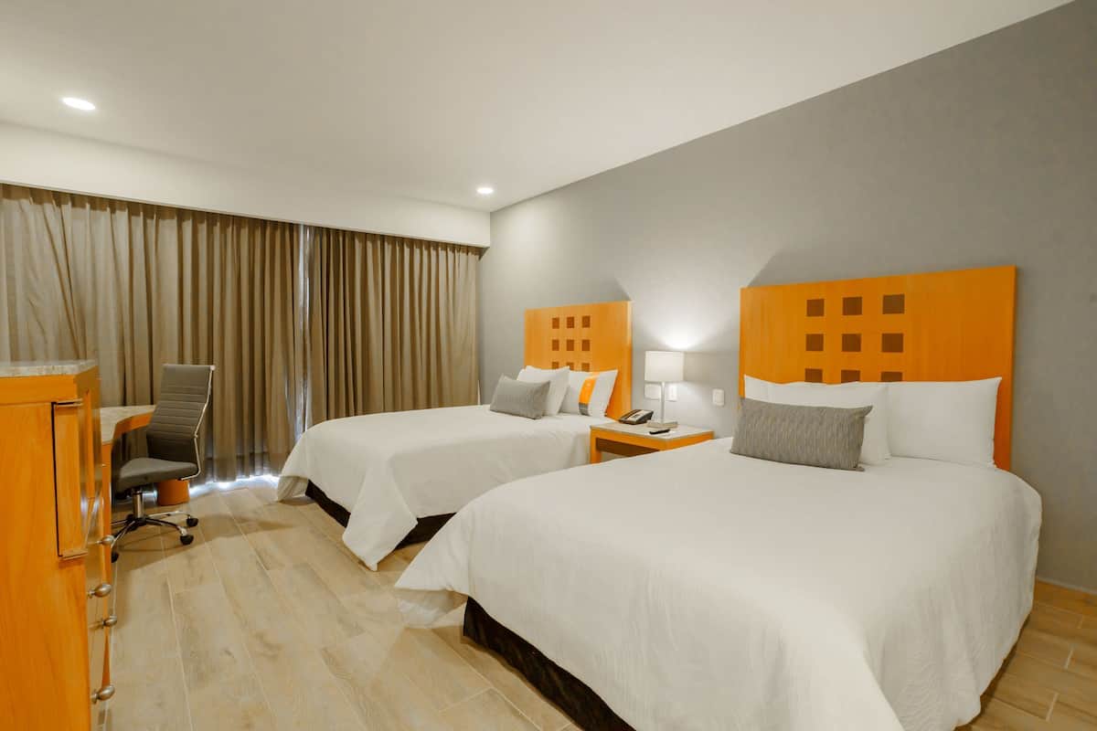 Premium bedding, in-room safe, desk, blackout drapes
