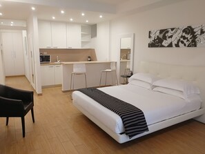 Studio (Parking Included)