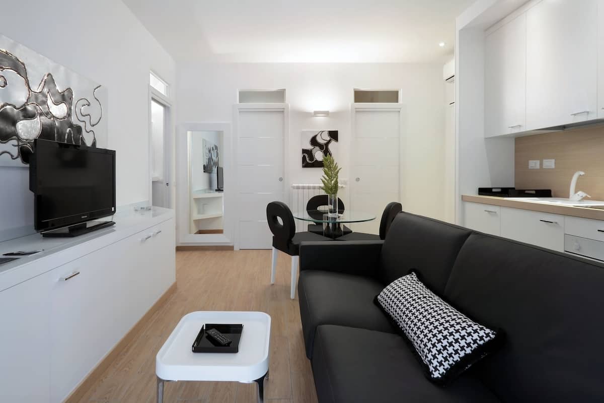 Luxury Apartment, Terrace, City View | Living area