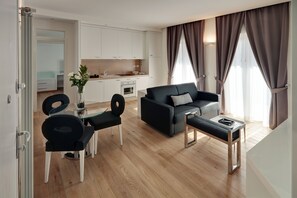 Appartement Exécutif | Coffres-forts dans les chambres, décoration personnalisée