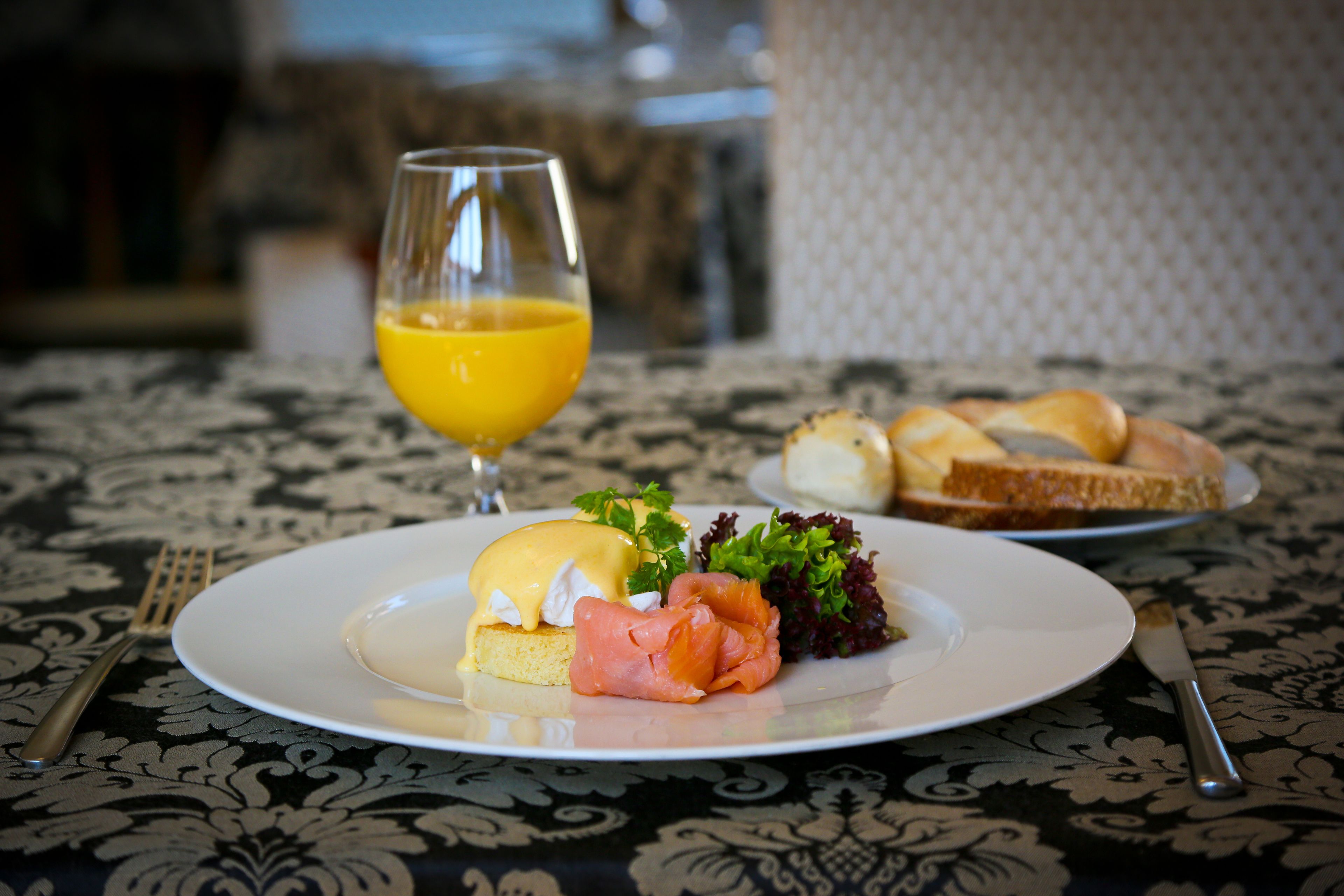 daily cooked-to-order breakfast (eur 25 per person)