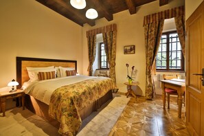Superior Room | Egyptian cotton sheets, premium bedding, pillowtop beds, minibar - Hotel Questenberg (Prague)
