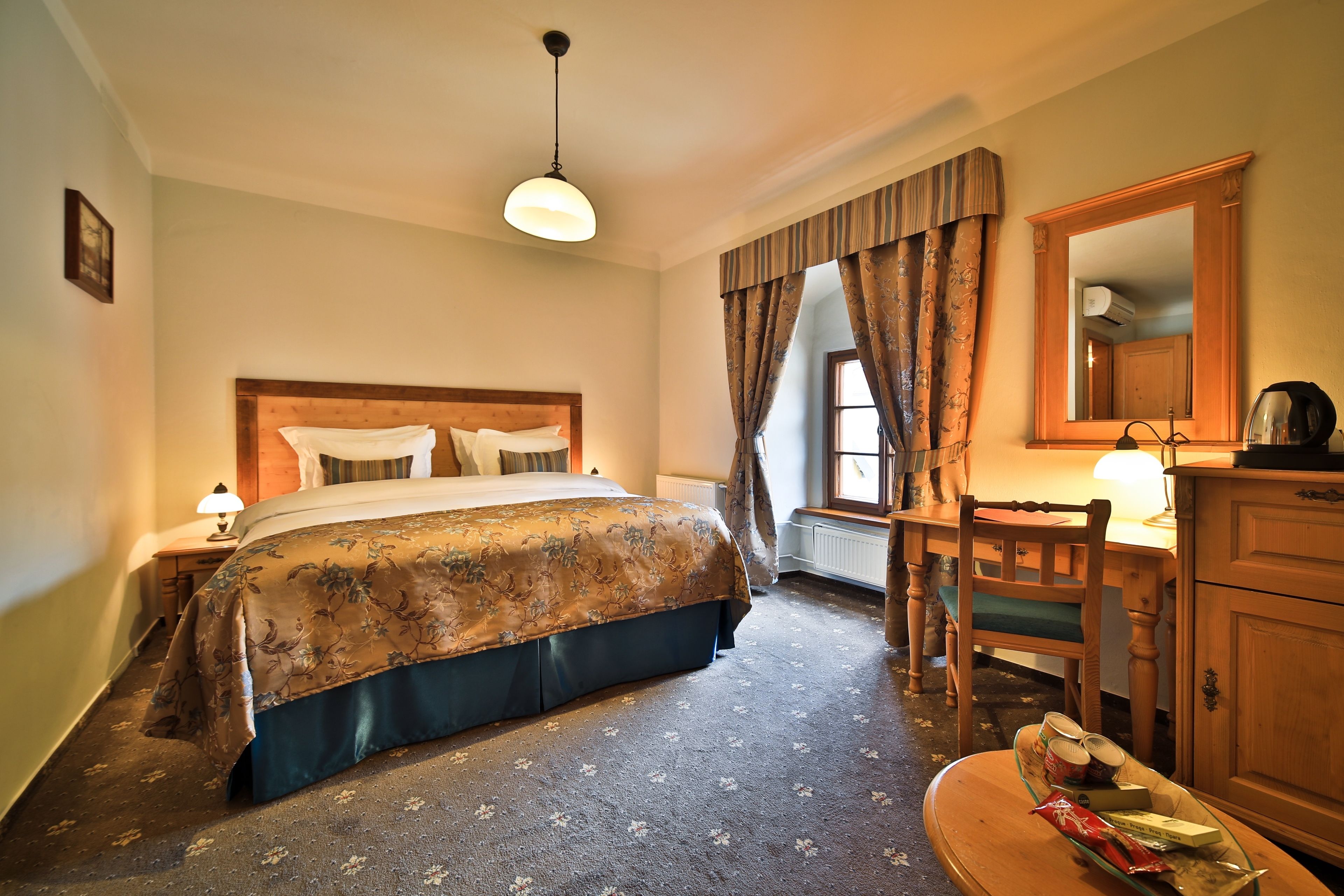 superior room | egyptian cotton sheets, premium bedding, pillow-top beds, minibar
