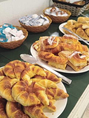 Tägliches inbegriffenes Frühstücksbuffet