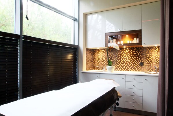 Turkish bath/hammam, body treatments, body wraps, body scrubs, facials