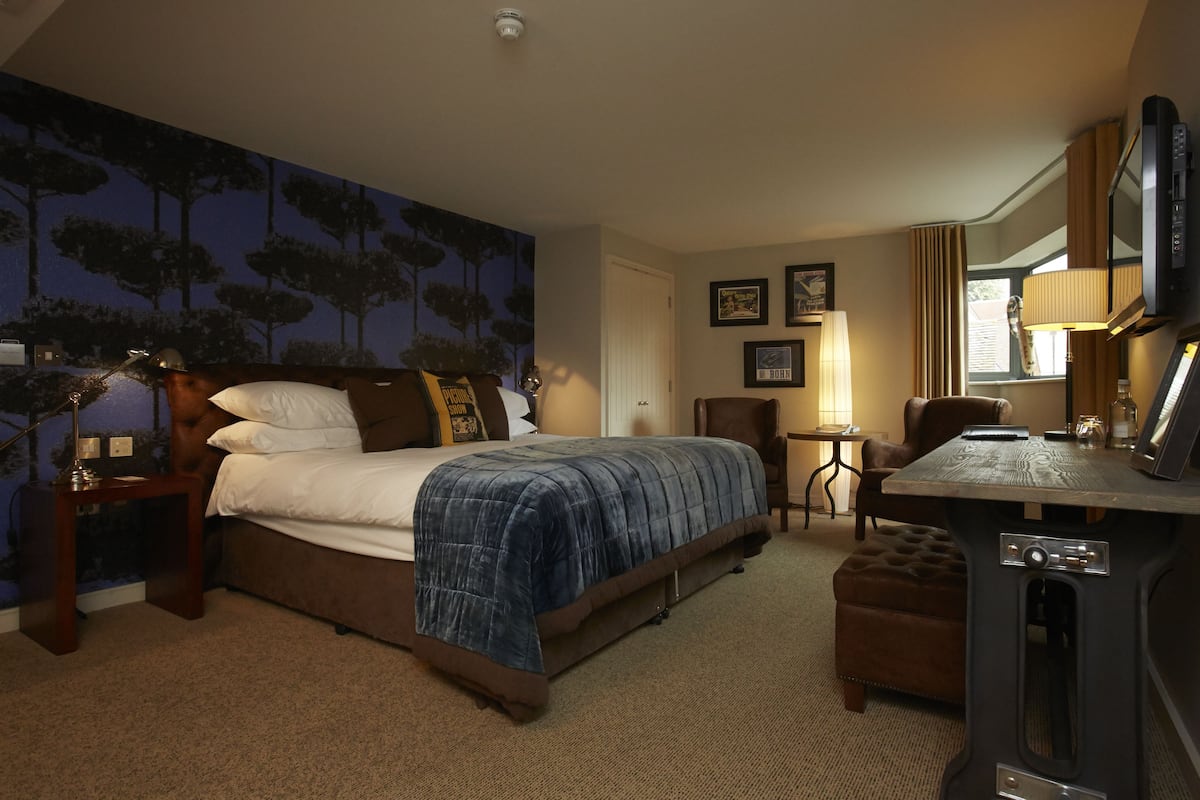 Superior Double or Twin Room | Desk, cribs/infant beds, free WiFi, bed sheets