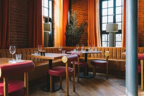 Breakfast, lunch and dinner served - Salthouse Harbour Hotel and Spa (Ipswich)