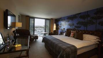 Desk, cribs/infant beds, free WiFi, bed sheets