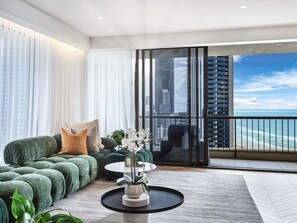 In-room safe, iron/ironing board, cots/infant beds, rollaway beds - Paradise Centre Apartments (Surfers Paradise)