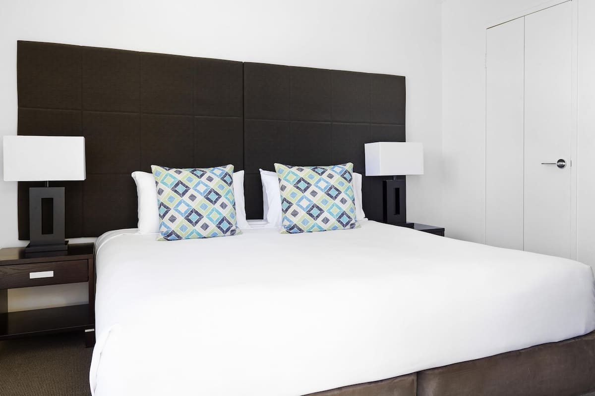 3 bedrooms, in-room safe, iron/ironing board, cots/infant beds