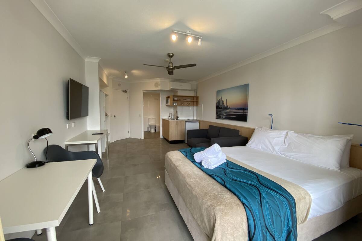 Deluxe Hotel Riverview | Iron/ironing board, WiFi (surcharge), individually decorated