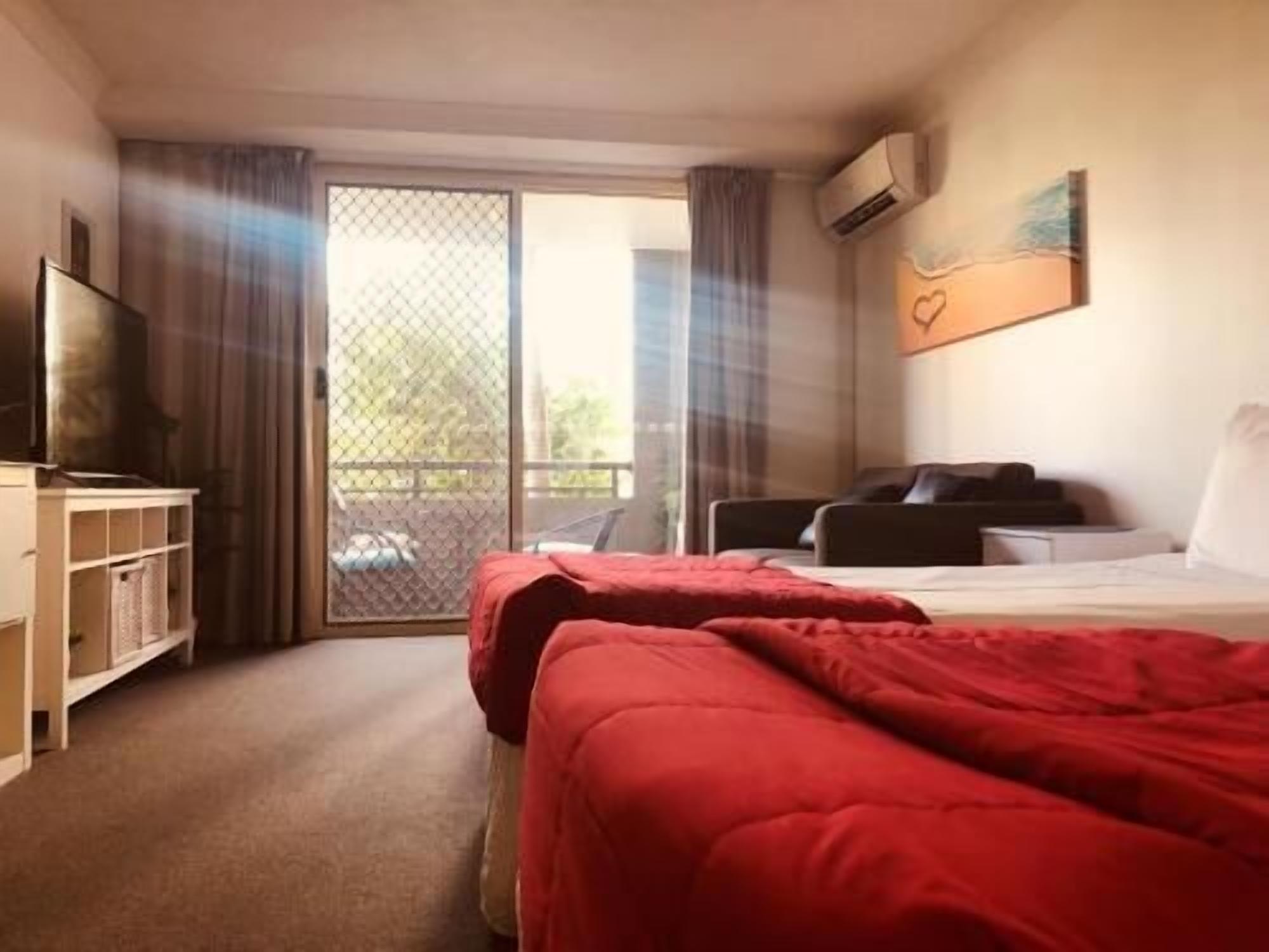 Individually decorated, individually furnished, iron/ironing board, WiFi