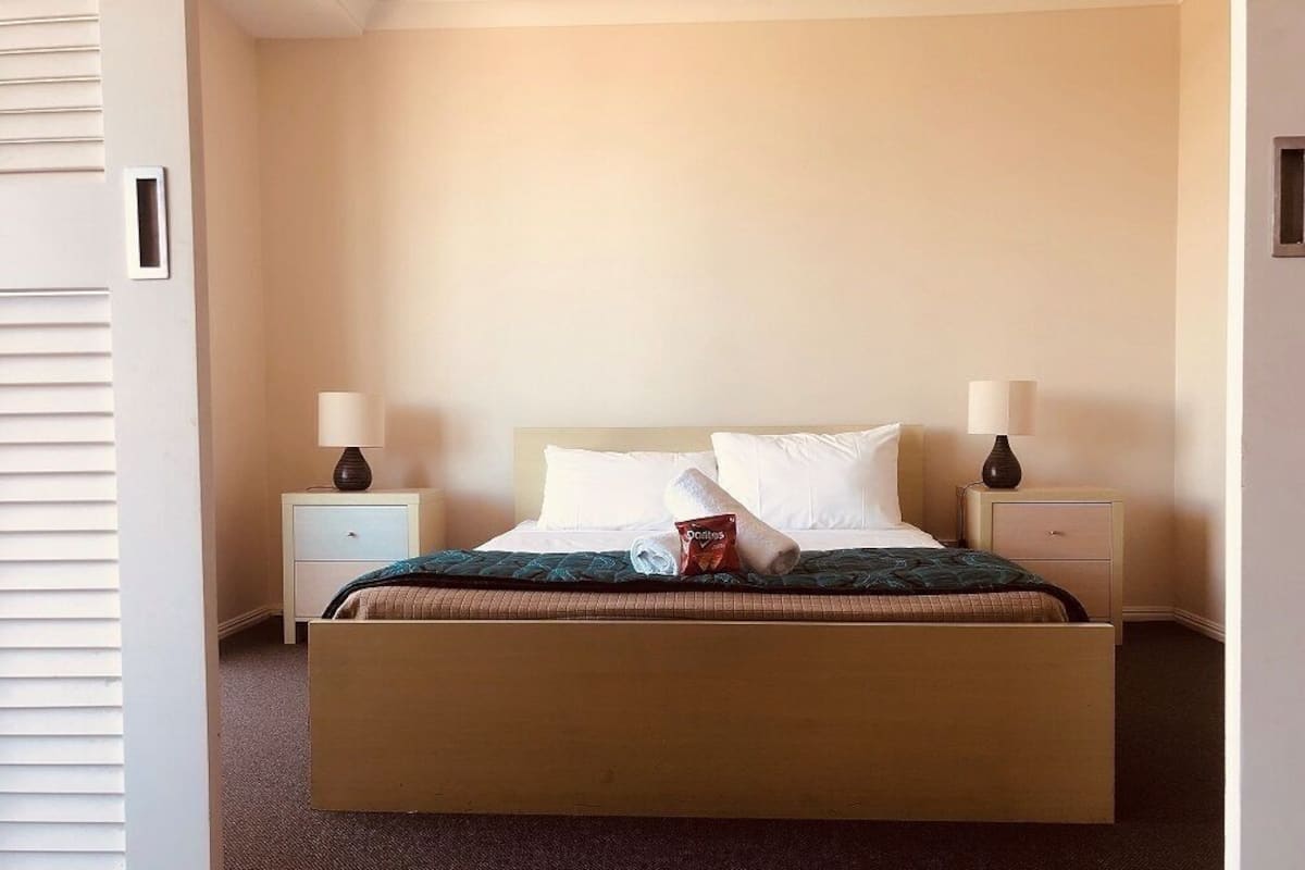 Individually decorated, individually furnished, iron/ironing board, WiFi