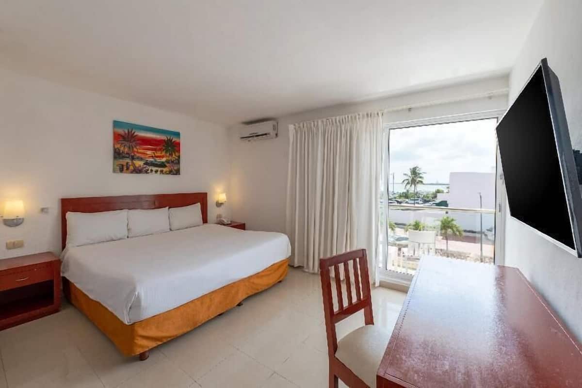 In-room safe, individually decorated, individually furnished, desk