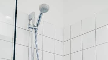 Family Room (Plus) | Bathroom | Shower, towels, toilet paper