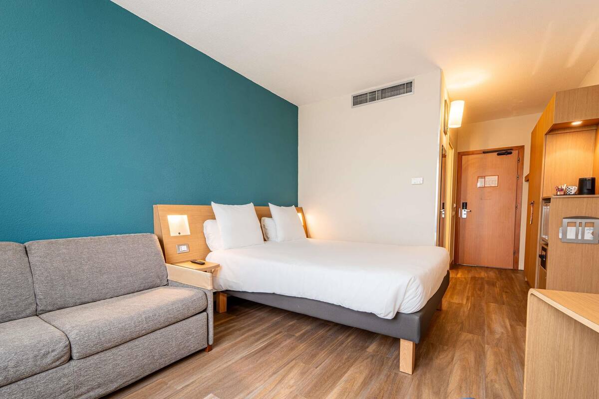 Chambre Exécutive (Office with parquet) | Literie de qualité supérieure, minibar, coffres-forts dans les chambres