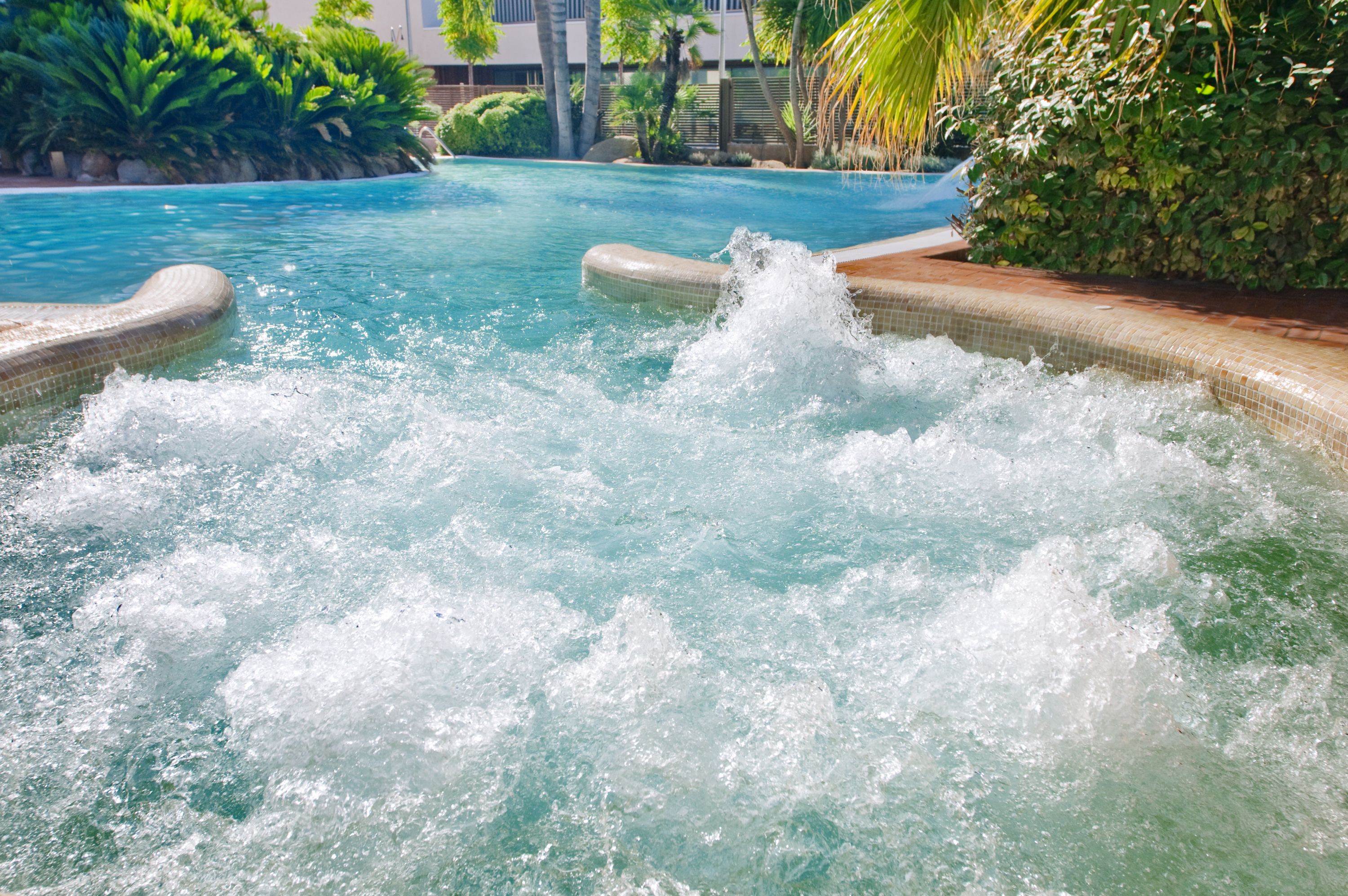 Bain à remous extérieur