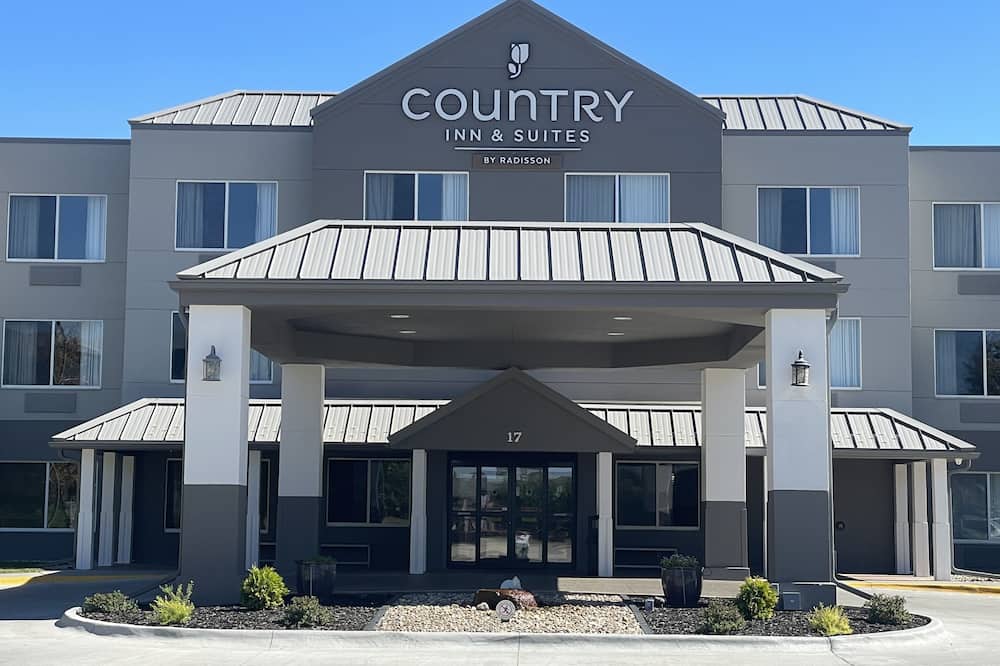 Country Inn & Suites by Radisson, Council Bluffs, IA