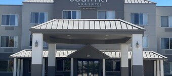 Country Inn & Suites by Radisson, Council Bluffs, IA
