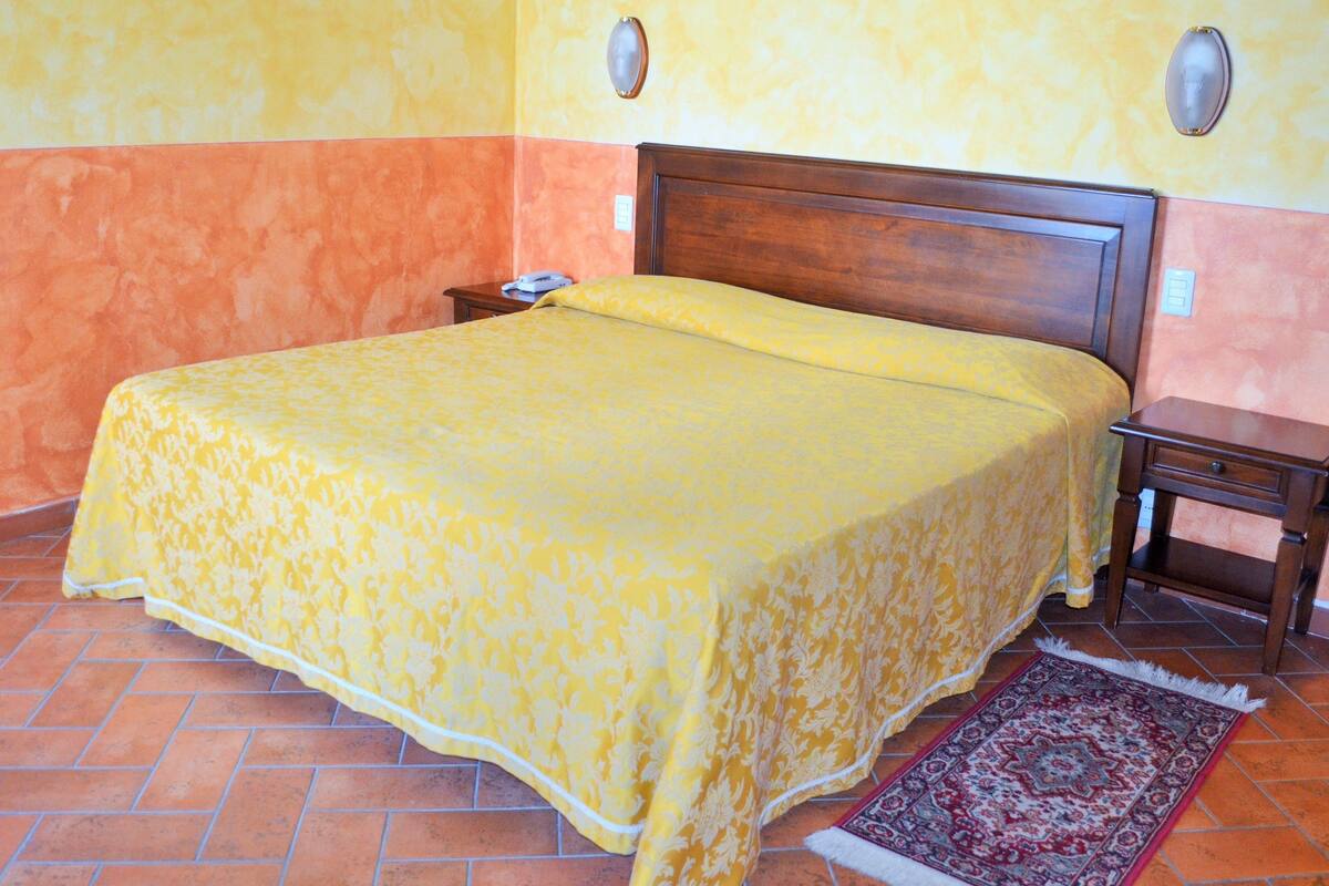In-room safe, cots/infant beds, free WiFi