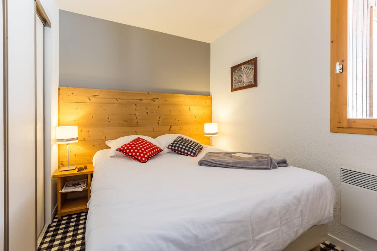 1 bedroom, iron/ironing board, cribs/infant beds, free WiFi